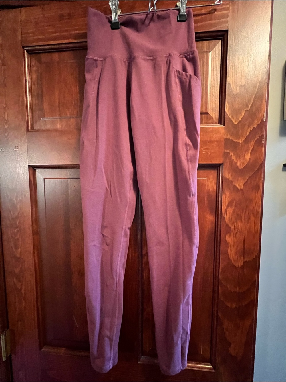 Alphalete High-Rise Leggings in Plum